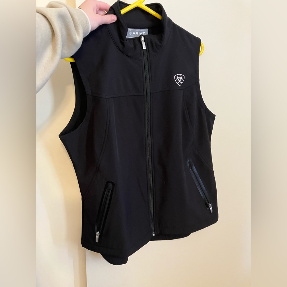 Ariat women’s black vest